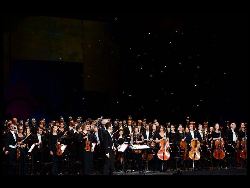 Si te gusta la música clásica, la Ópera de Viena, en Austria, decidió ofrecer gratis algunas de sus funciones grabadas durante los últimos años. A través de su portal www.staatsoperlive.com, desde este domingo está ofreciendo una programación de óperas y ballets.