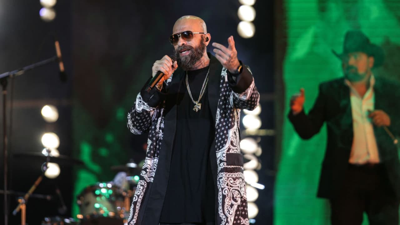 Cartel de Santa y Millonario se bajan del Vive Latino 2024