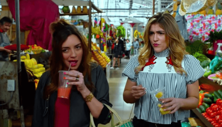 'Cindy La Regia', uno de sus éxitos taquilleros más recientes que protagoniza con Cassandra Sánchez está disponible en Prime Video. La película cuenta la historia de una chica que se muda de Monterrey a la Ciudad de México y se enfrenta a la vida real por primera vez y es bastante divertida.