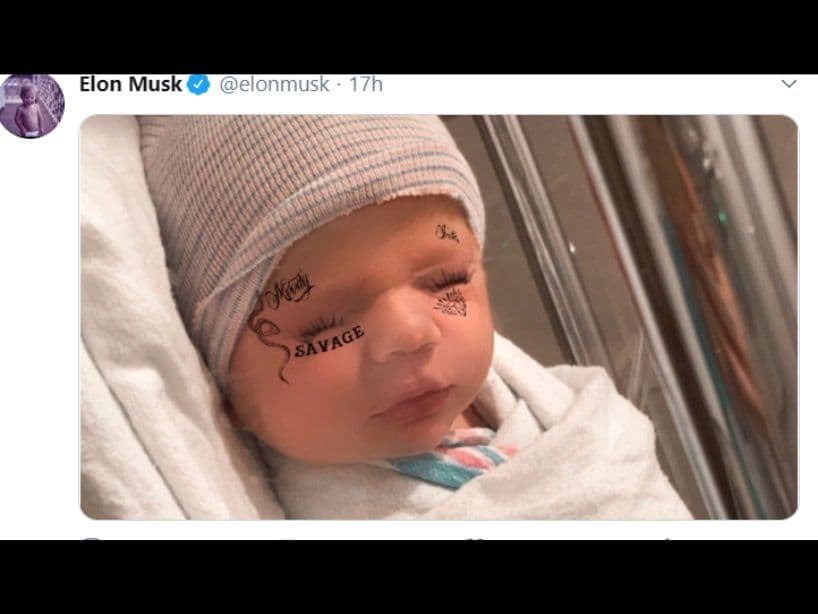 Ante la pregunta que un usuario le hizo sobre qué nombre le pondría a su nuevo hijo, el físico respondió: “X Æ A-12”.
<br>