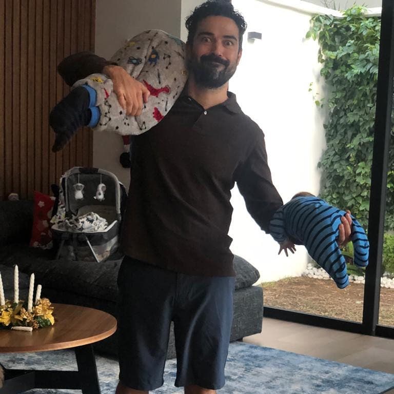 Lamentablemente Poncho Herrera es uno de los miembros de RBD que no participaron en el concierto de regreso, pues se ha dedicado a la actuación y a pasar tiempo junto a sus hijos Daniel y Nico, quien nació hace unos pocos meses.
