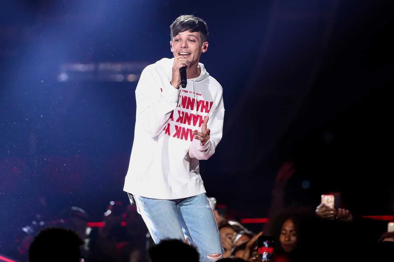 De 2010 a 2015 fue parte de la boy band, con lo que publicó cinco álbumes de estudio y cuatro EPs. Hasta ahora, la canción de One Direction que es más reproducida en Spotify es “Story Of My Life”, sumando casi 400 millones de streamings.