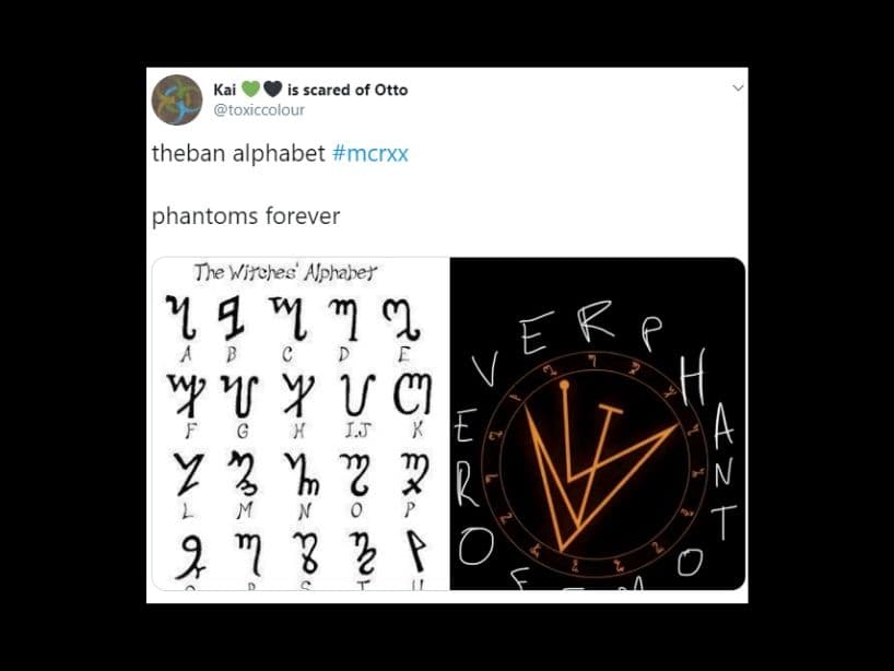 Lo que está escrito alrededor del símbolo para invocar, dice las palabras "Phantoms Forever", en referencia a su álbum "Like Phantoms, Forever"