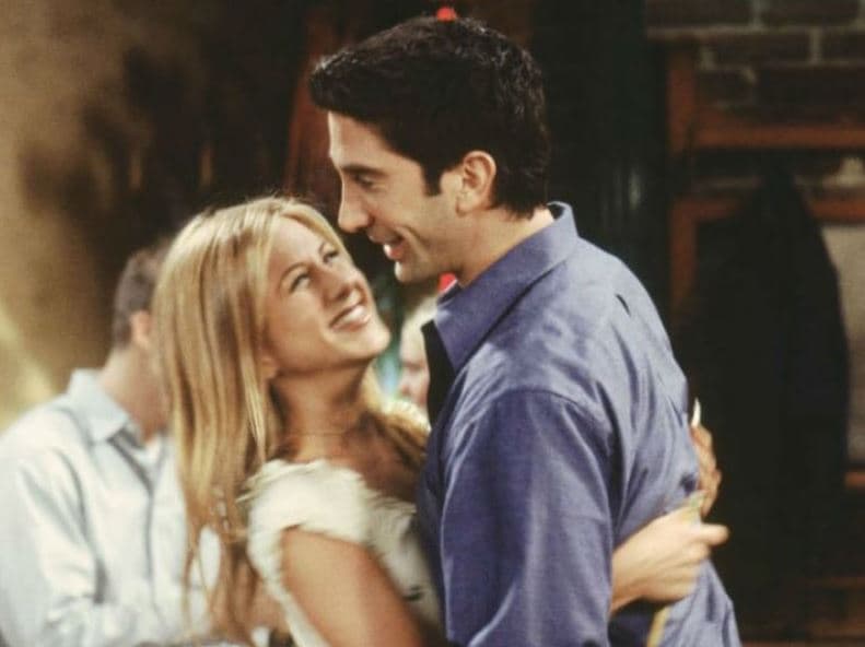 Jennifer Anniston como "Rachel" y David Schwimmer como "Ross" en Friends