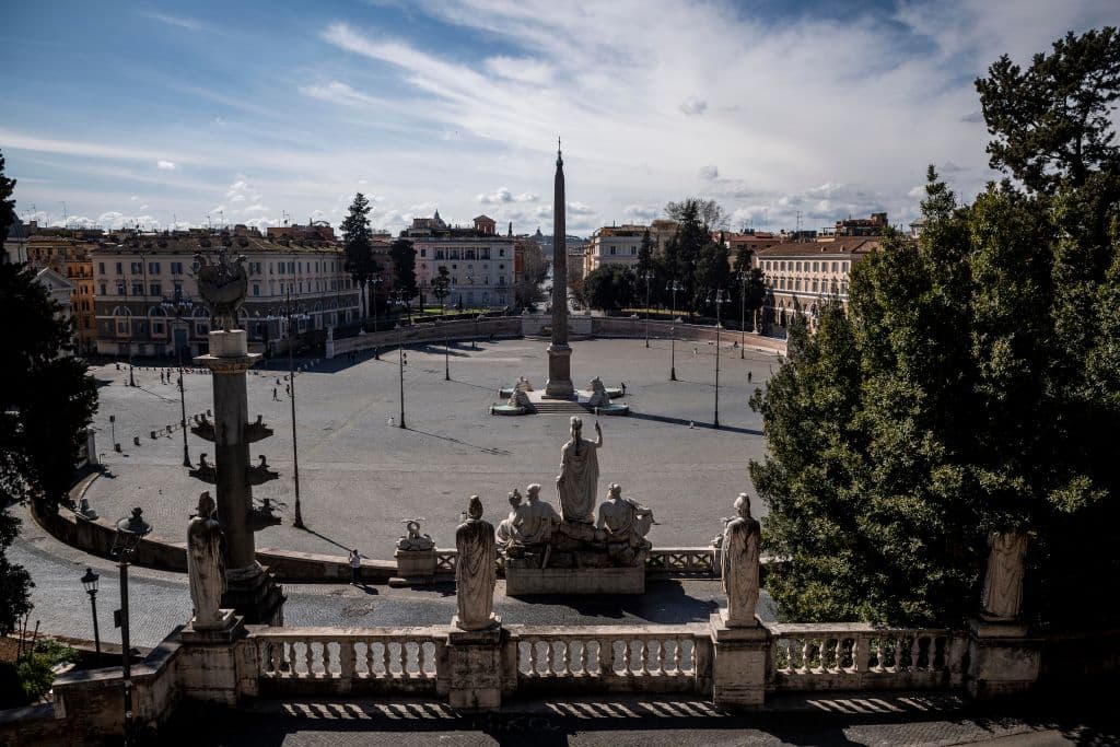 Roma, Italia.
<br>
<br>Así se ve la plaza durante la cuarentena de emergencia que es obligatoria en el país.