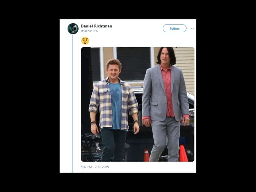 La cuenta de Twitter @DanielRPK publicó una serie de fotos donde se ve el nuevo look del actor de 54 años.