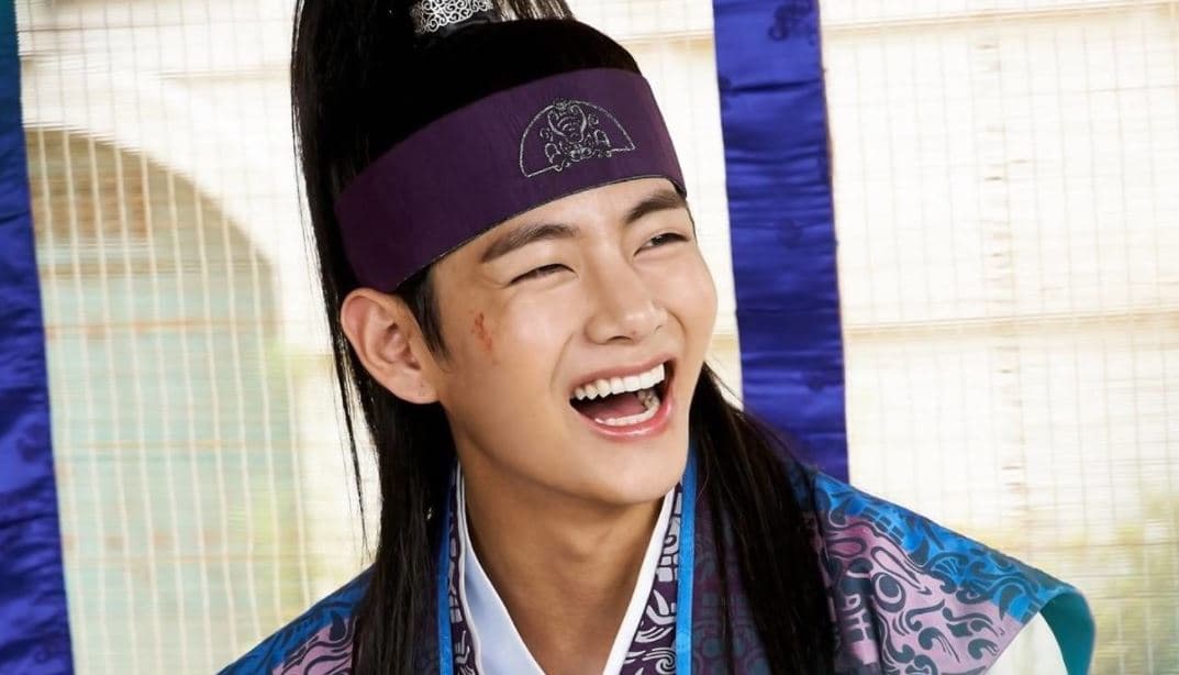 V interpreta a Seok Han Sung en el drama Hwarang