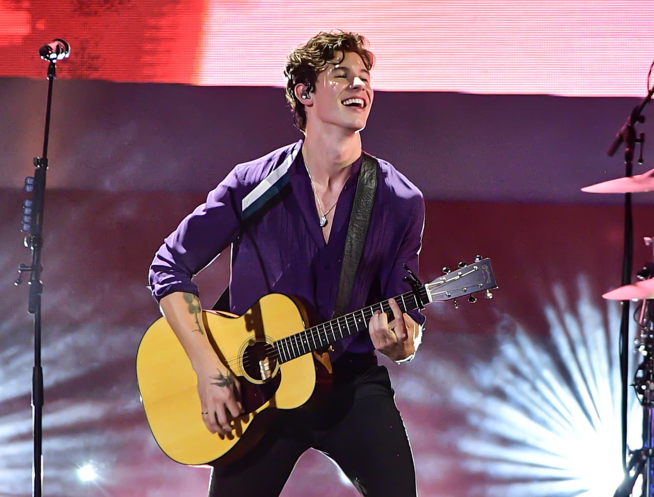 TORONTO, ON - AUGUST 26: Shawn Mendes performs at the 2018 iHeartRADIO MuchMusic Video Awards at MuchMusic HQ on August 26, 2018 in Toronto, Canada. (Photo by GP Images/Getty Images)