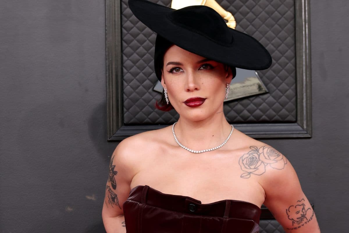 Halsey en los Grammy 2022