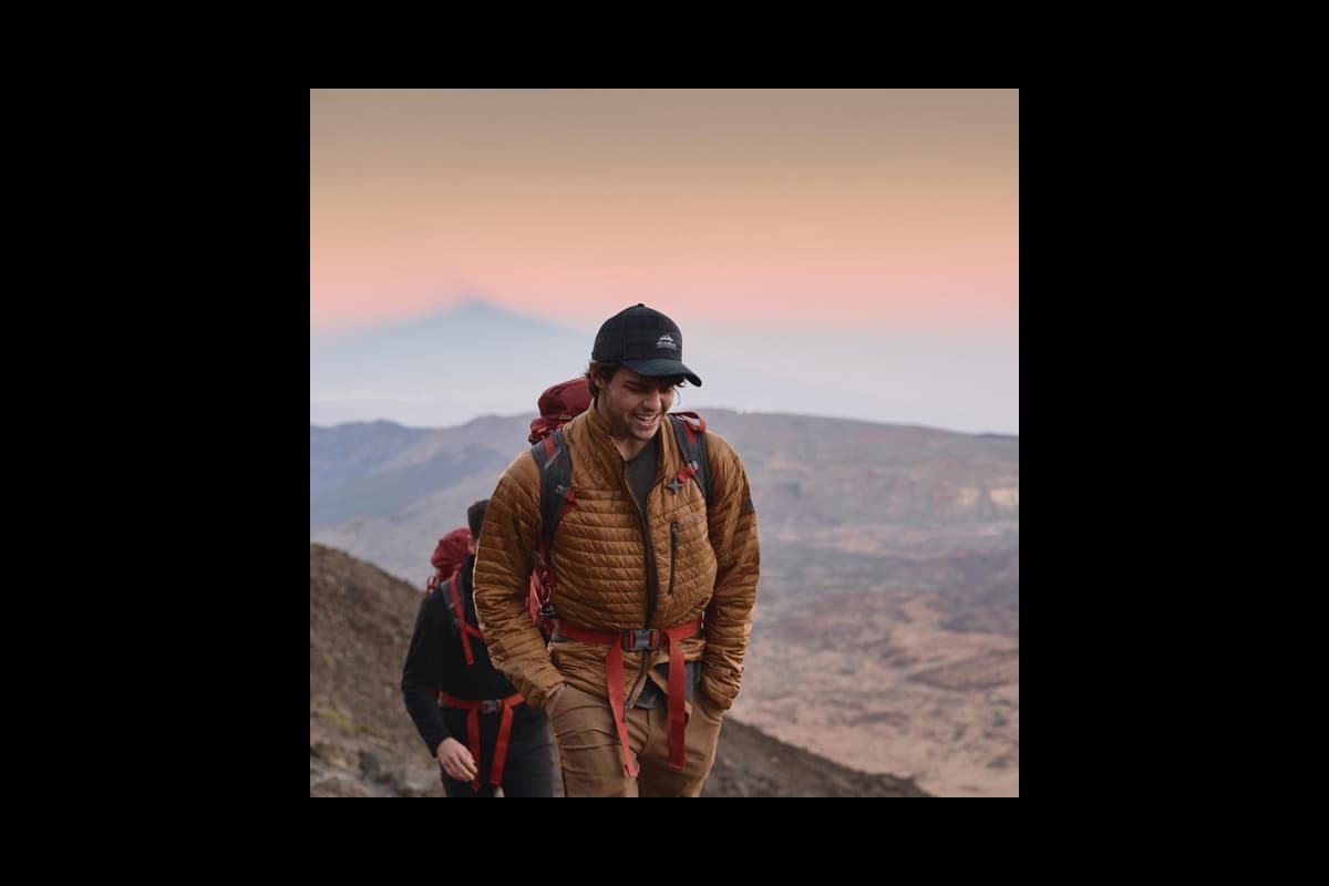 A pesar de ser muy activo en Instagram, el actor de prefiere interactuar con el mundo real; ha aceptado que hay veces que apaga su celular por un buen rato.