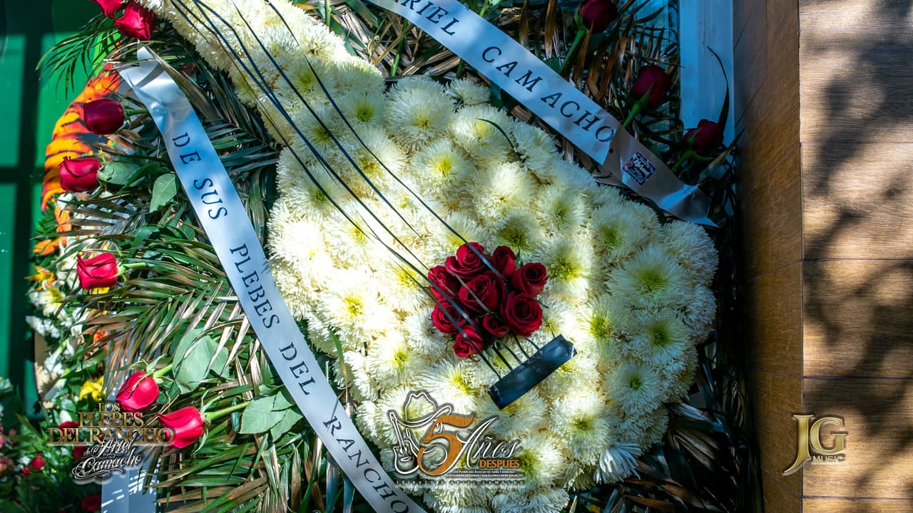 Además del tema y video "5 Años Después" que fue lanzado en memoria de su líder y fundador, la agrupación realizó una ceremonia con sus seres queridos.