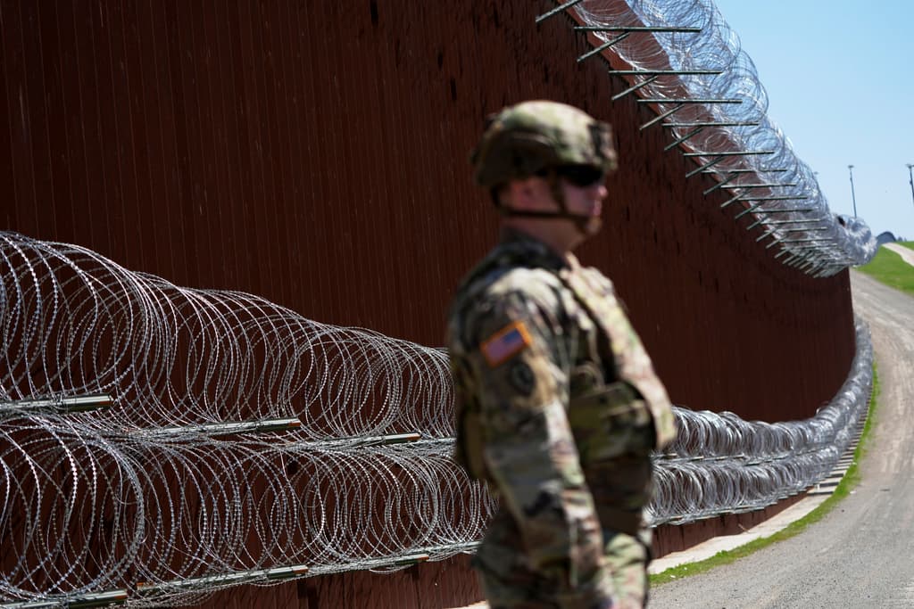 3 formas en que la megaley de Trump financiará su campaña de deportaciones masivas