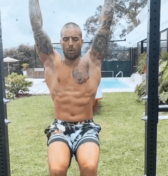 Pero tener esos músculos no es de a gratis. Maluma suele dedicarle varias horas a la semana al ejercicio y los resultados se notan.