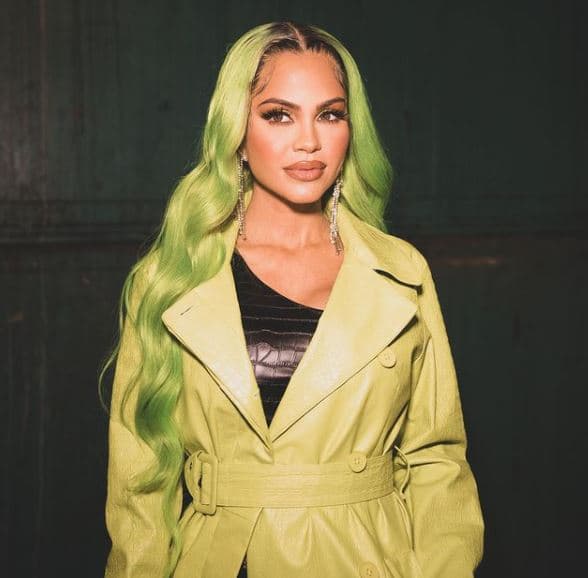 Natti Natasha presume nuevo look con cabello verde