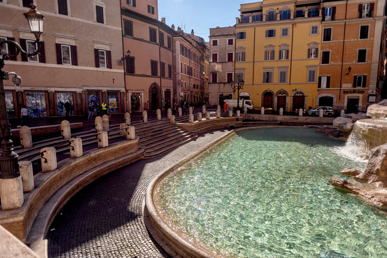 Roma, Italia.
<br>
<br>En esta imágen se puede apreciar cómo el frente de este sitio parece estar abandonado.