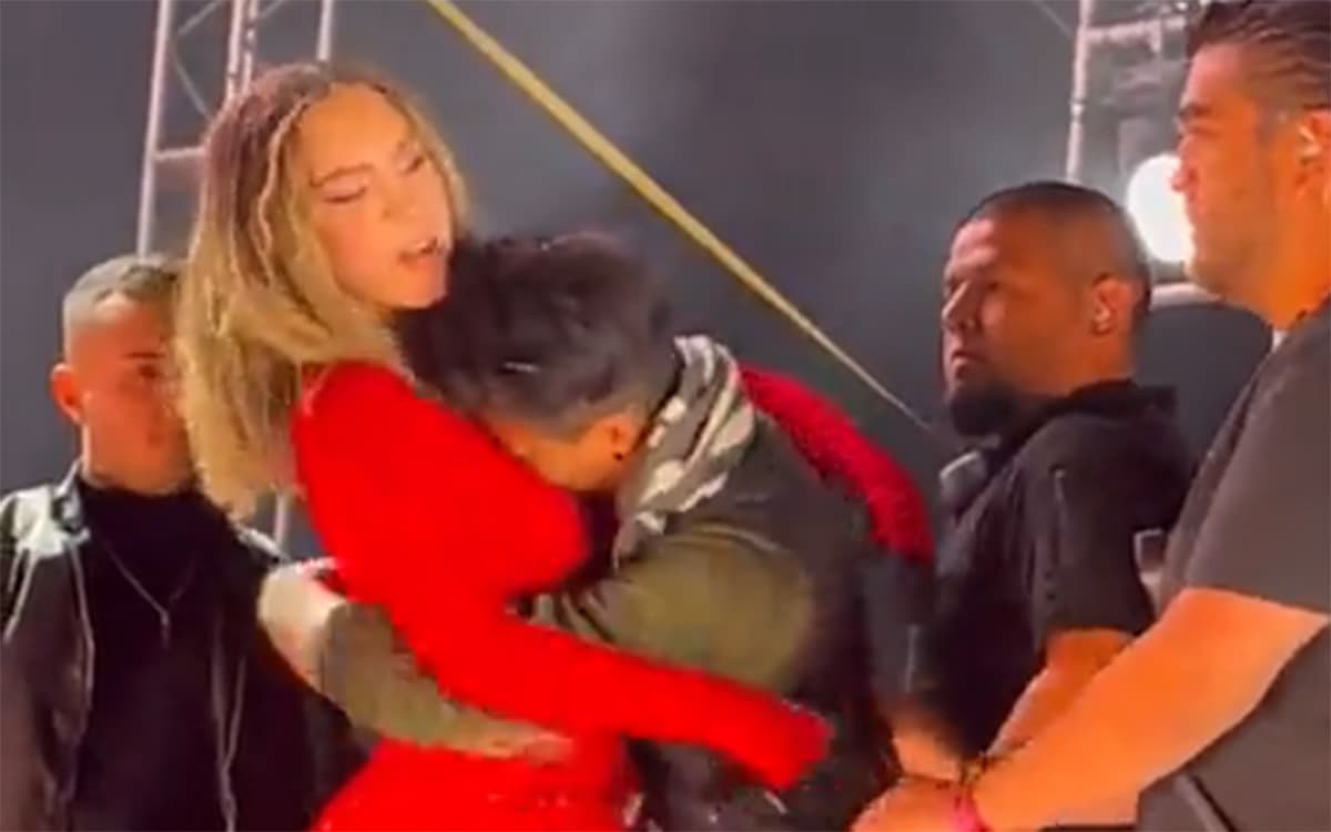 Belinda se defiende de críticas por video de seguidor que casi la tira