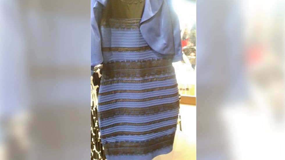 El vestido que enloqueció al Internet durante días con la incógnita: ¿Es blanco y dorado o negro y azul?