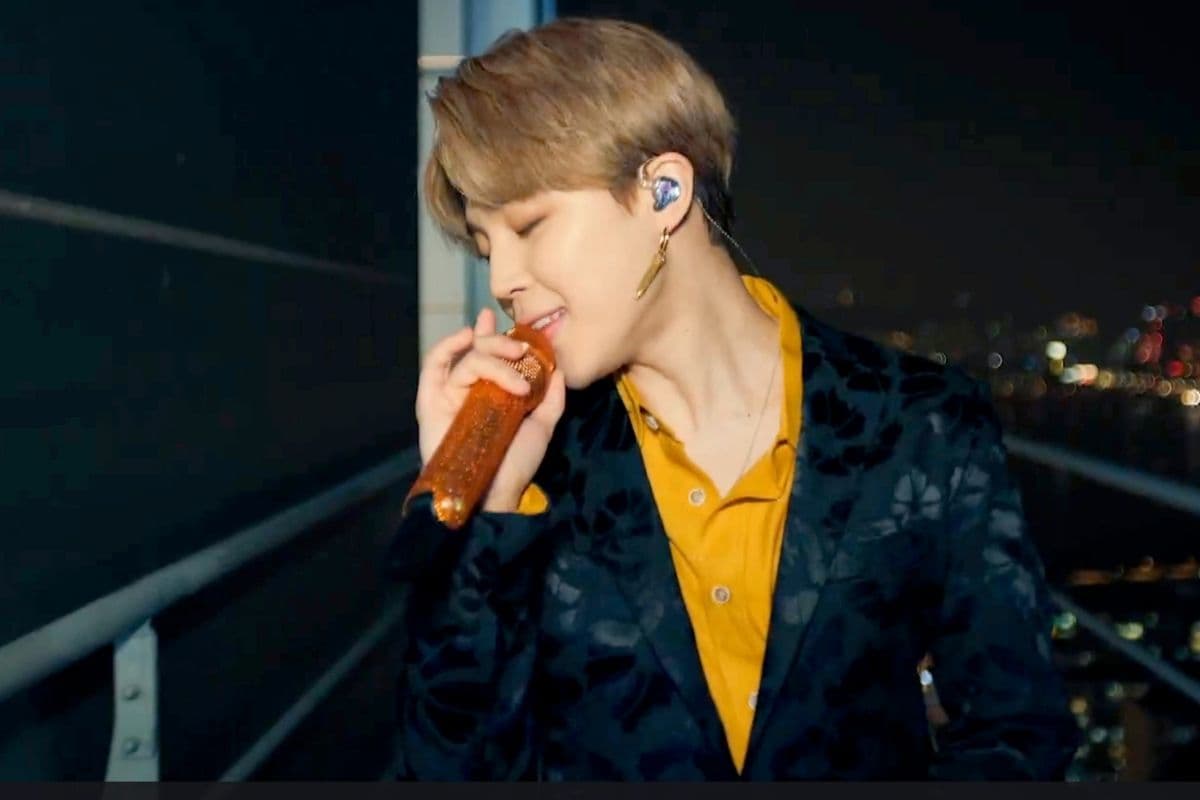 Jimin de BTS en los premios Grammy 63, 2021
