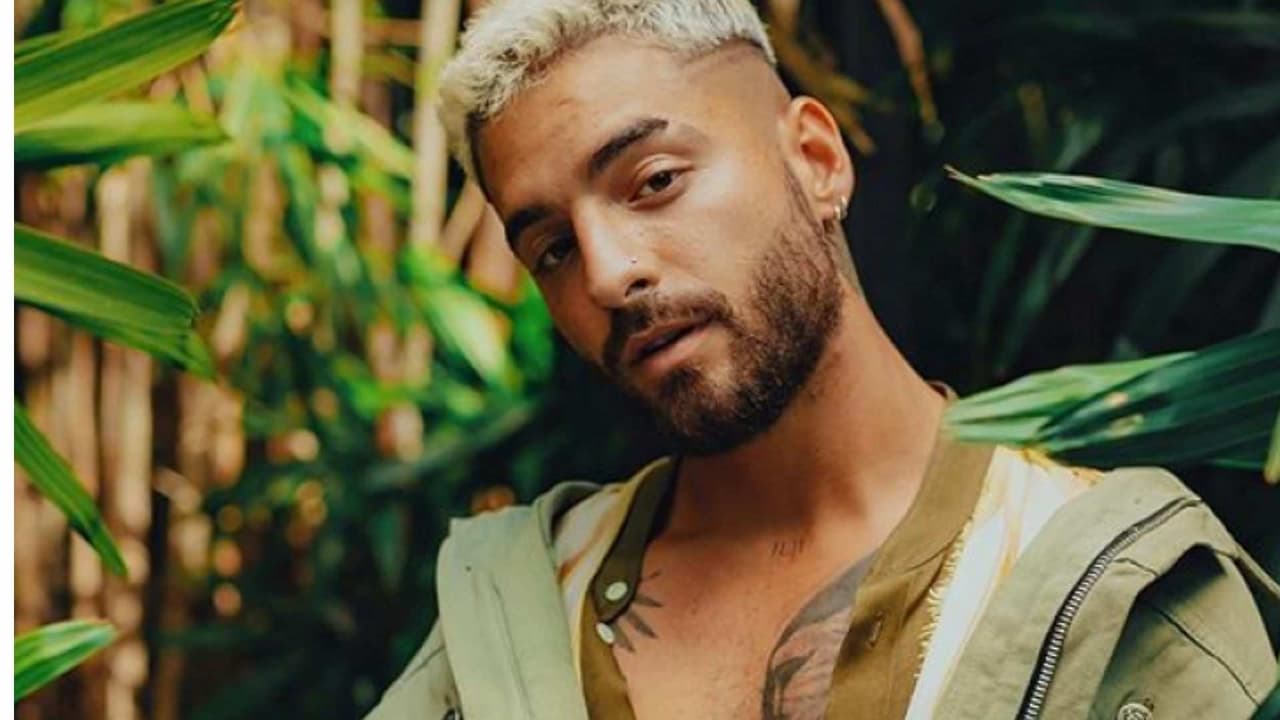 Maluma continúa llenando su piel de tatuajes y estrenó algunos nuevos diseños