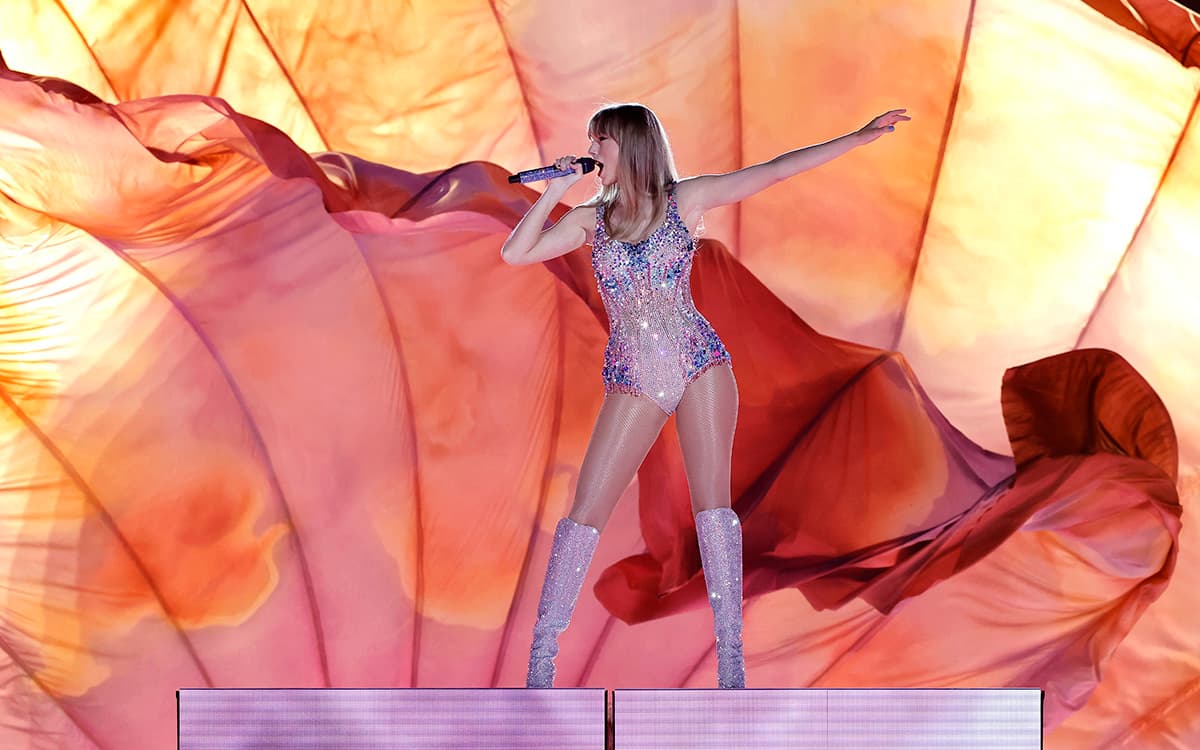 Seguidores de Taylor Swift que se quedaron sin boletos para "The Eras Tour" demandan a Ticketmaster y Live Nation