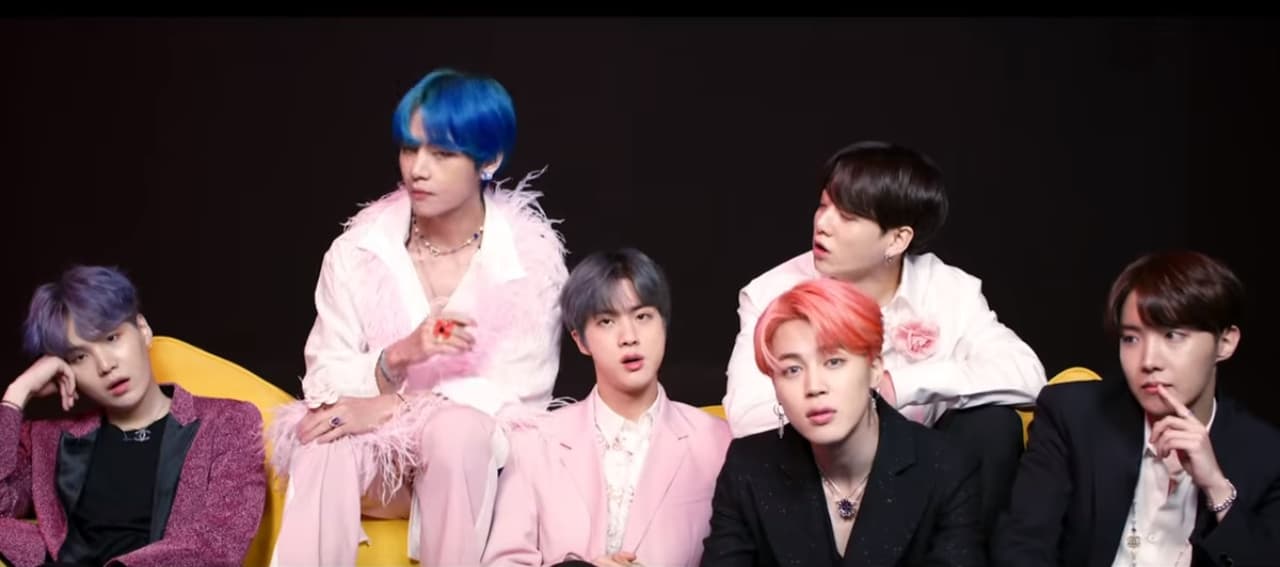 El video que ya supera las 22 millones de reproducciones a pocas horas de su publicación. En él, BTS demuestra estar al día con las tendencias más actuales de moda.