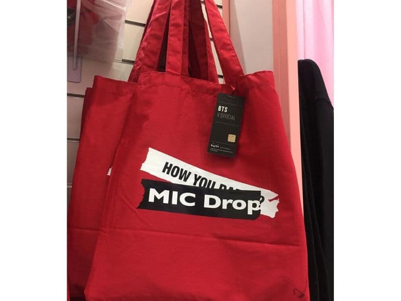 Esta mañana, se abrió la primera tienda BTS Pop-Up: House of BTS en México y la inauguración ocasionó una ola de emociones entre el ARMY por todos las cosas que venden ahí.