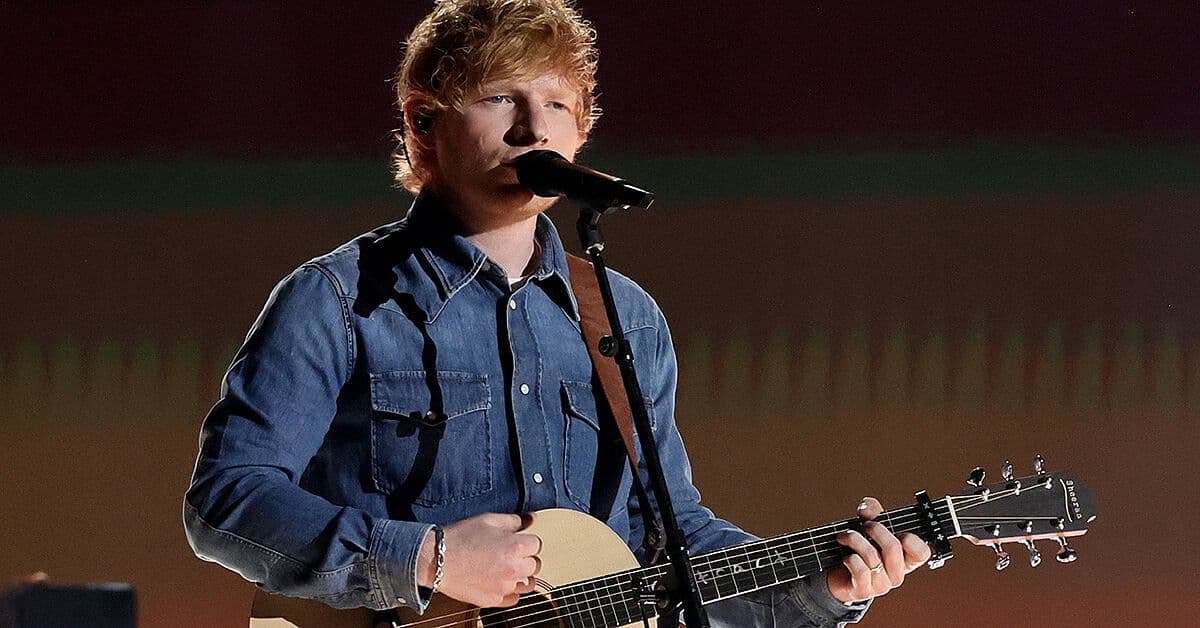 Ed Sheeran no solo sorprendió a una banda escolar, ¡les regaló guitarras!