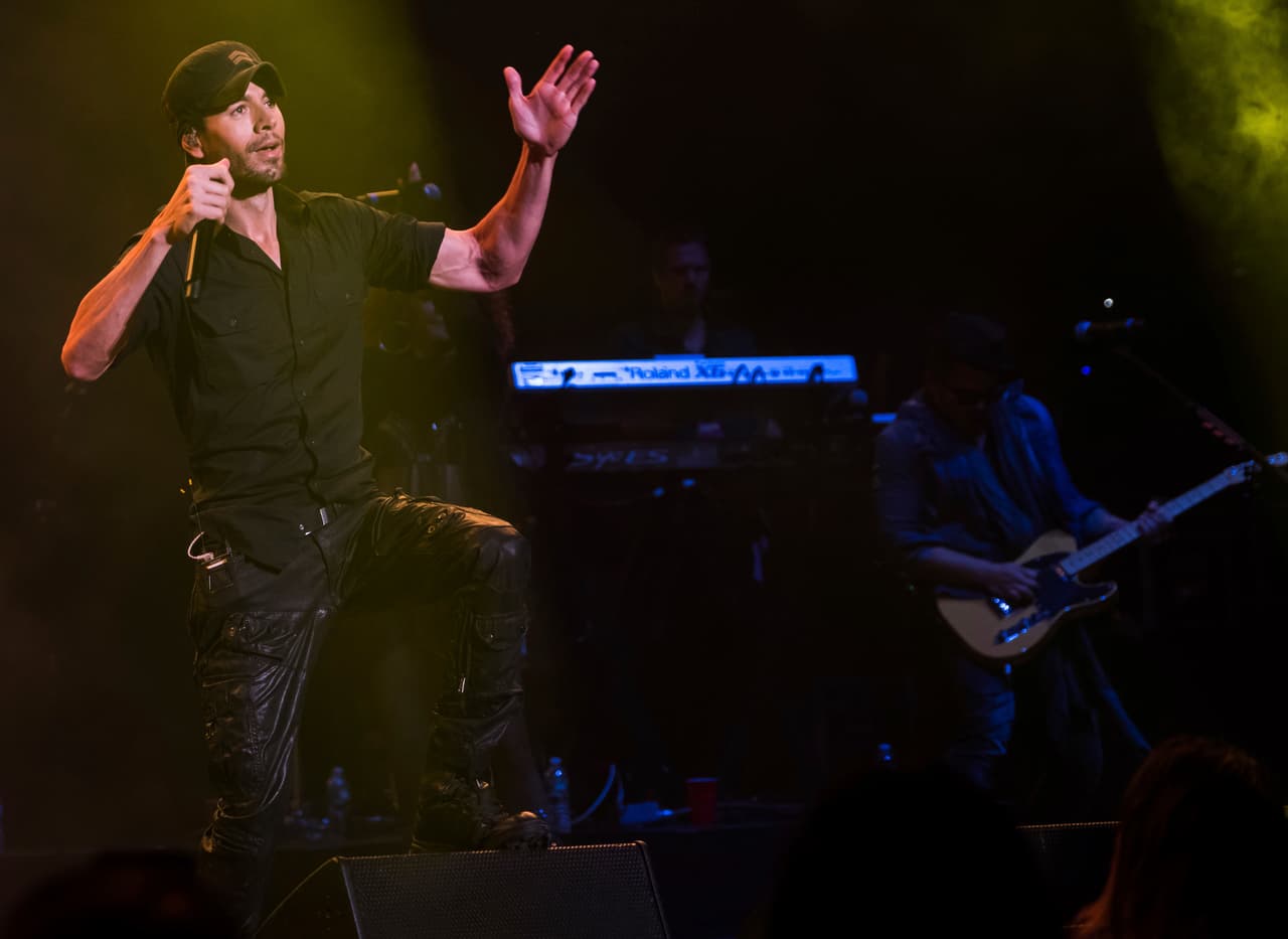Enrique Iglesias performs at KTUphoria 2018 at Jones Beach Theater on Saturday, June 16, 2018, in Wantagh, New York. (Photo by Charles Sykes/Invision/AP)