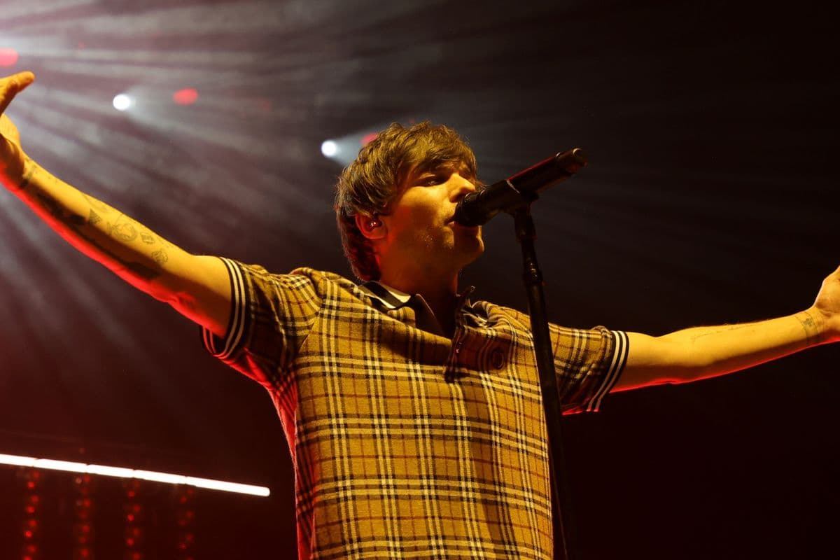 Louis Tomlinson en concierto, 2022