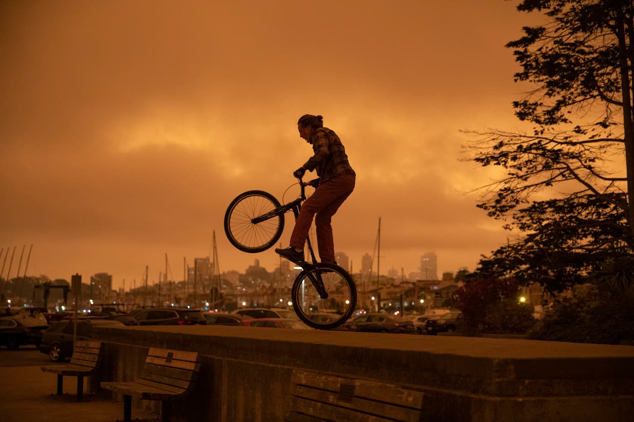 Las impresionantes fotos, que parecen sacadas de una película de ciencia ficción, son una prueba de como el cambio climático puede afectarnos a todos.
<br>