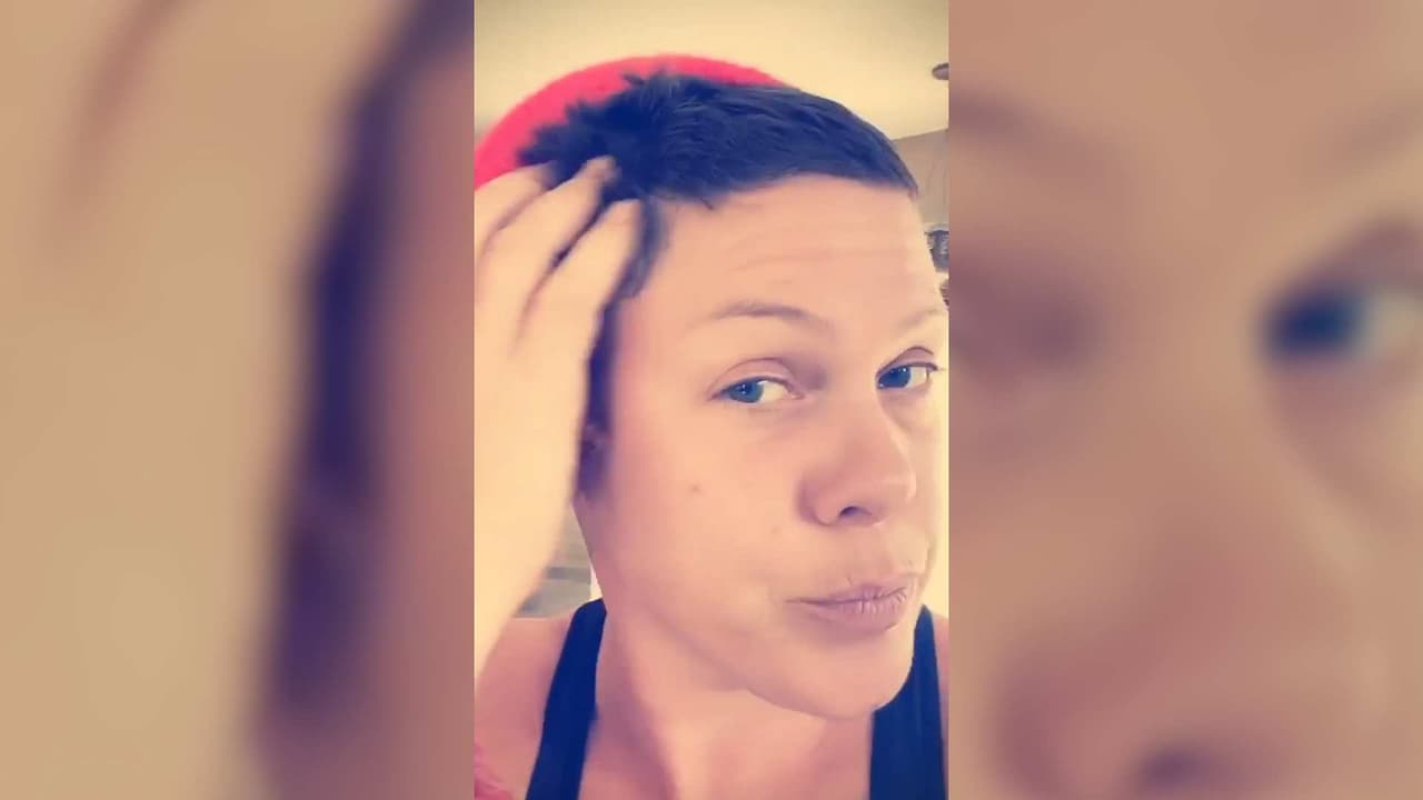 Así quedó Pink luego de cortarse el cabello bajo los efectos del alcohol