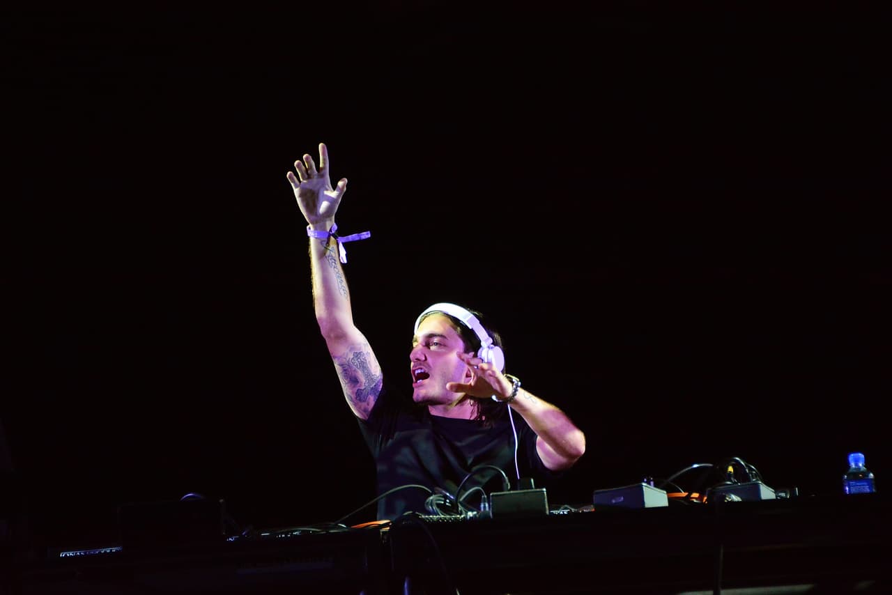 NEW YORK, NY - SEPTEMBER 06: DJ Alesso performs during Day 3 of Electric Zoo at Randall's Island on September 6, 2015 in New York City. (Photo by Brian Killian/Getty Images)