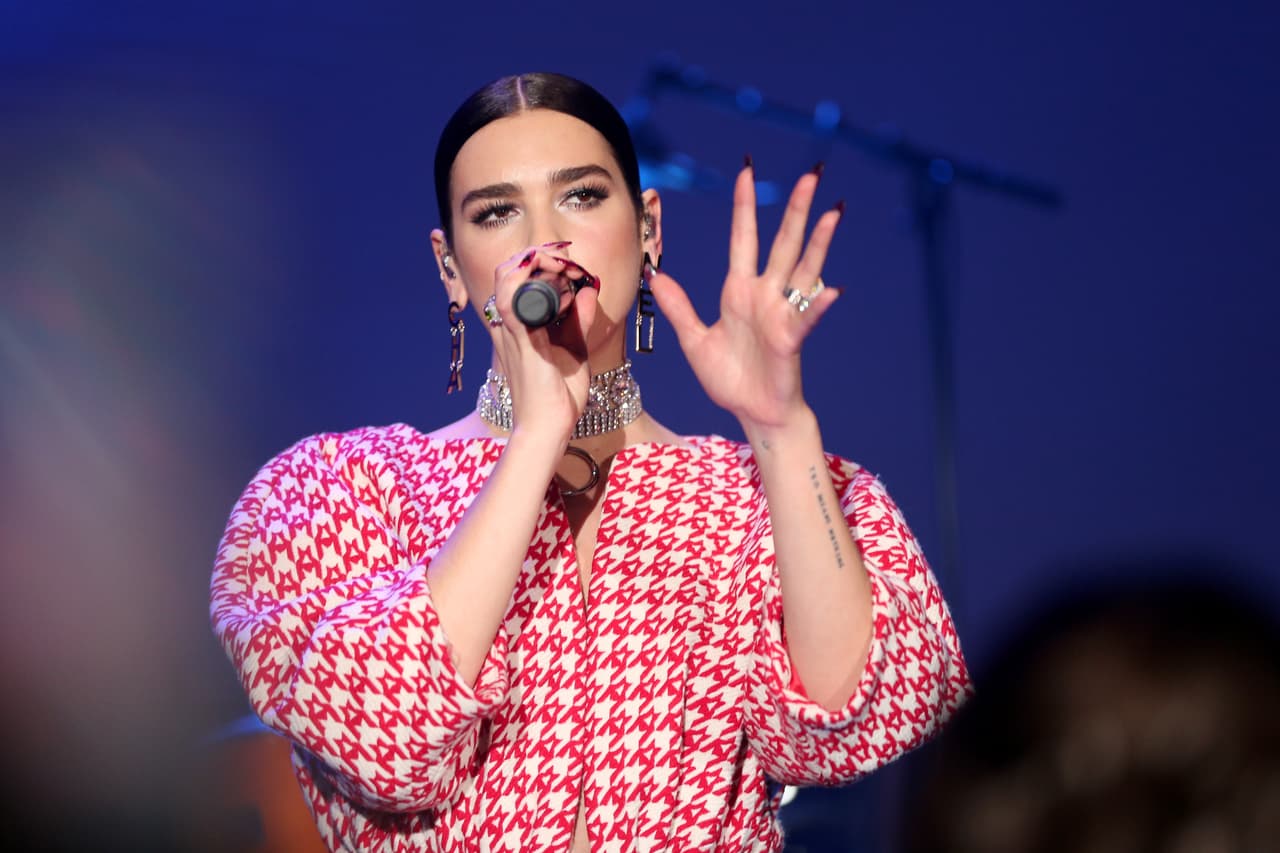 Dua Lipa en concierto, 2019