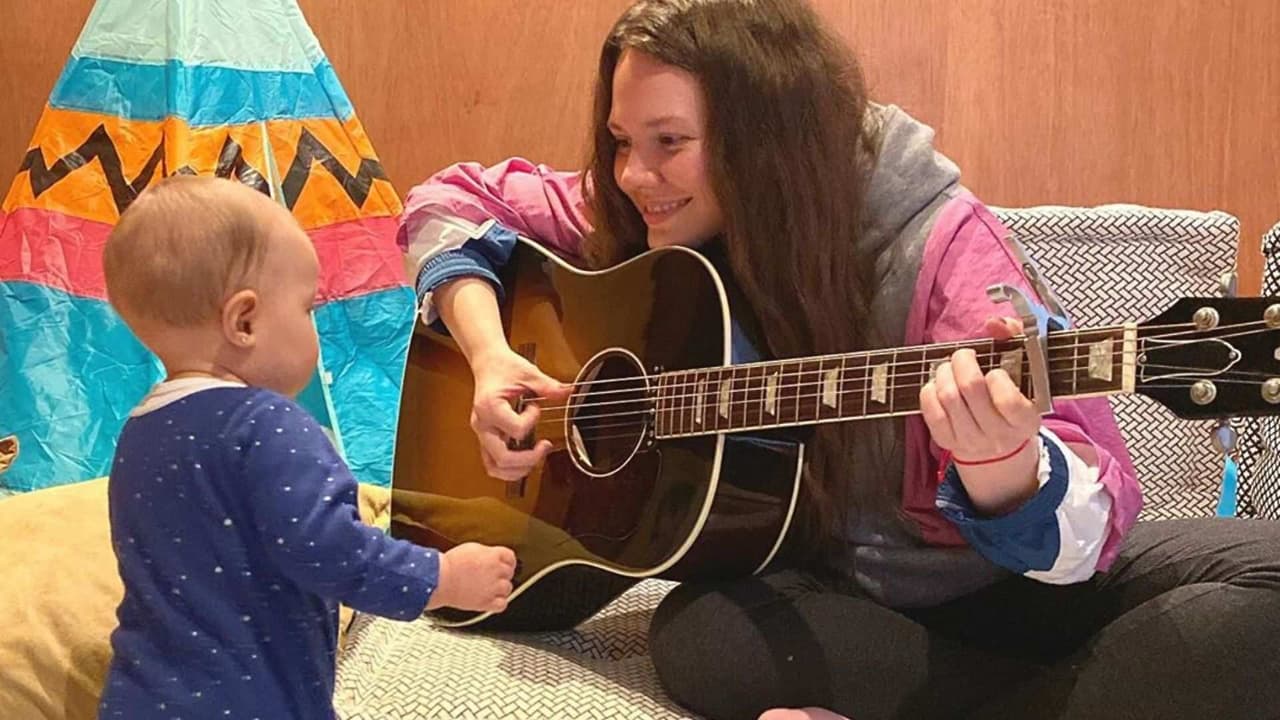 ‘No habla pero ya canta’: Joy Huerta y su hija cantan 'La De La Mala Suerte'