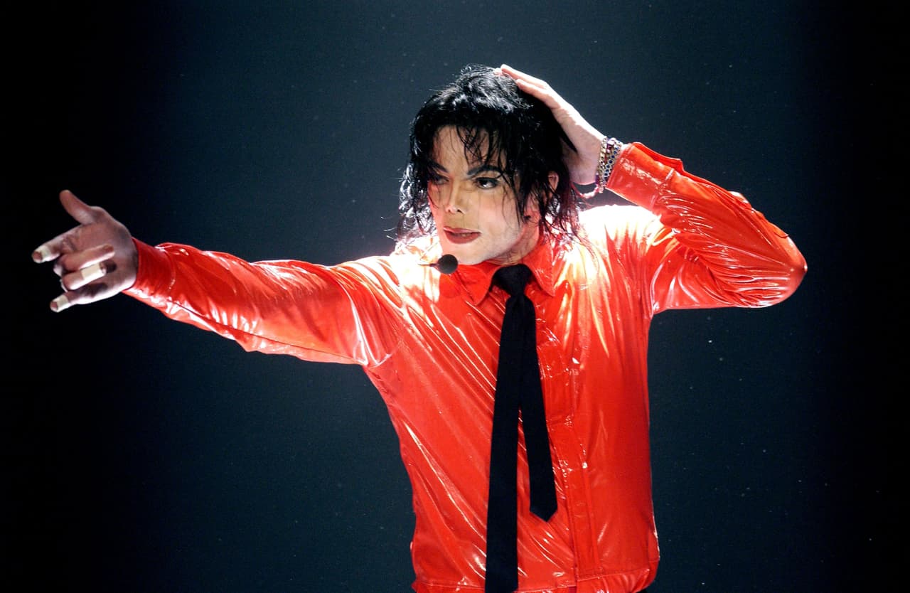Michael Jackson performs during a taping for the "American Bandstand's 50th...A Celebration!", in Pasadena, California Saturday April 20, 2002. (Photo by M. Caulfield/WireImage)