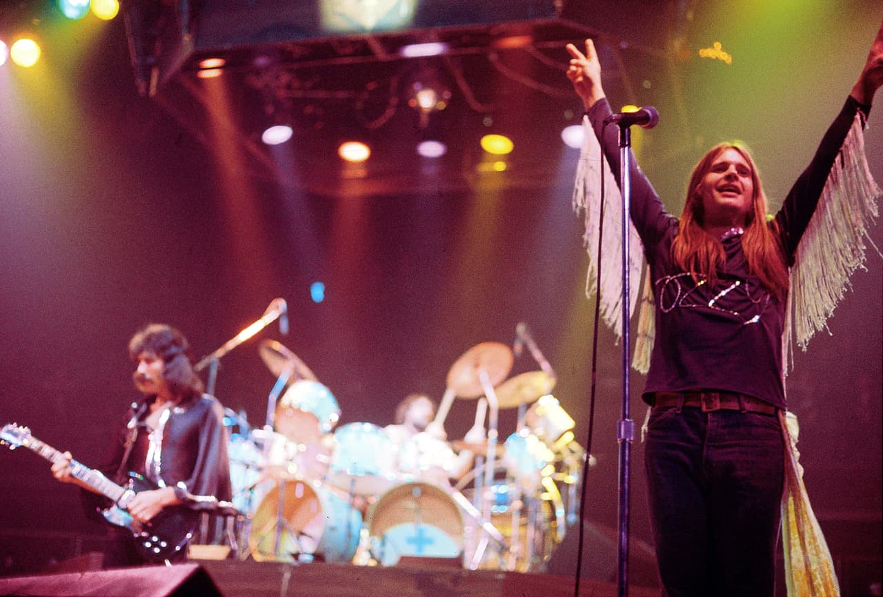UNITED STATES - DECEMBER 06: MADISON SQUARE GARDEN Photo of BLACK SABBATH, Tony Iommi & Ozzy Osbourne performing live onstage (Photo by Fin Costello/Redferns)
