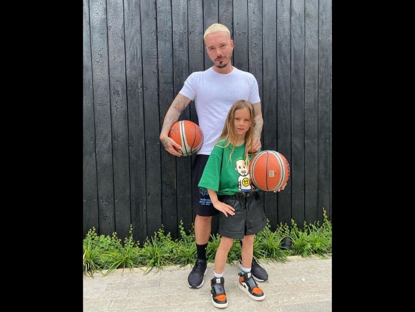 Incluso, durante este tiempo de encierro ha mostrado como disfruta de jugar basquetbol con su sobrina, Samantha.