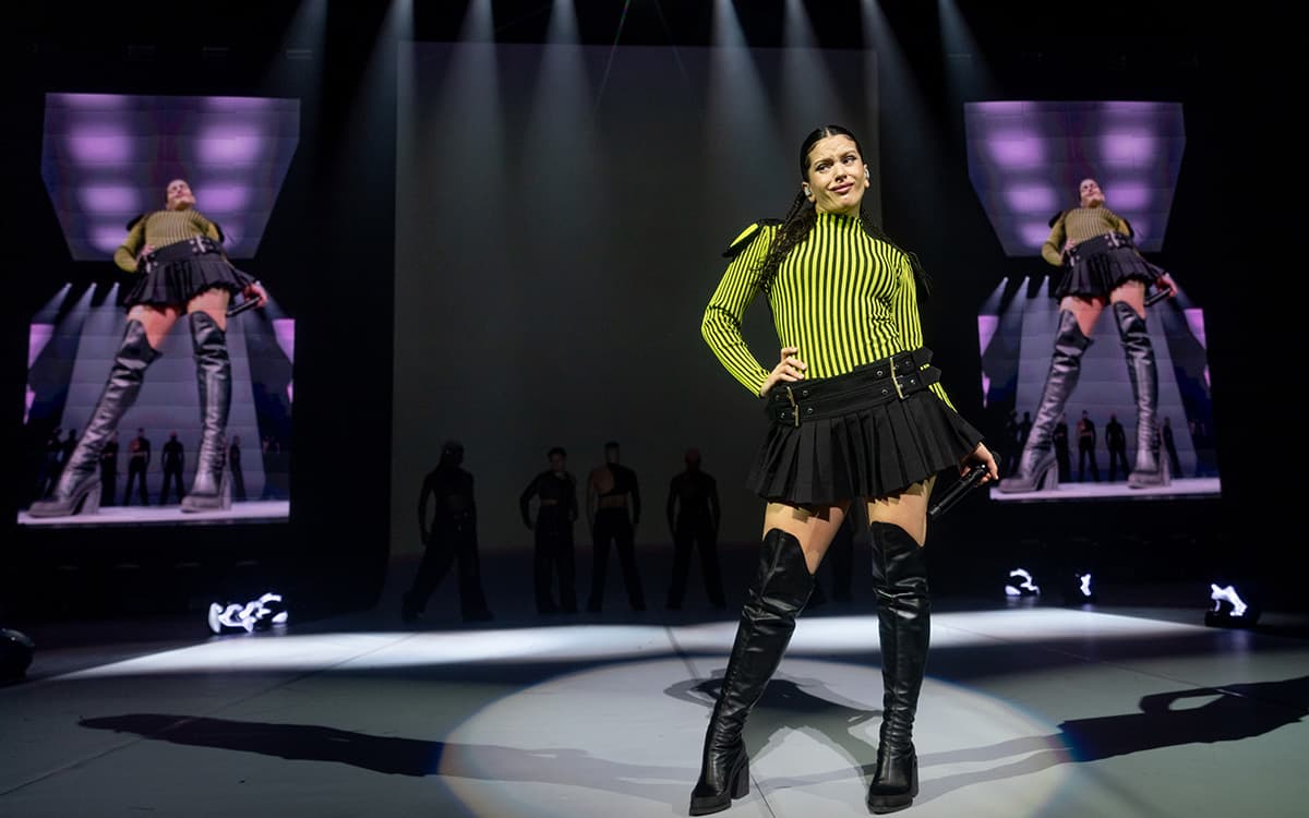 Rosalía se despidió de la era "Motomami" con el videoclip de "Sakura"