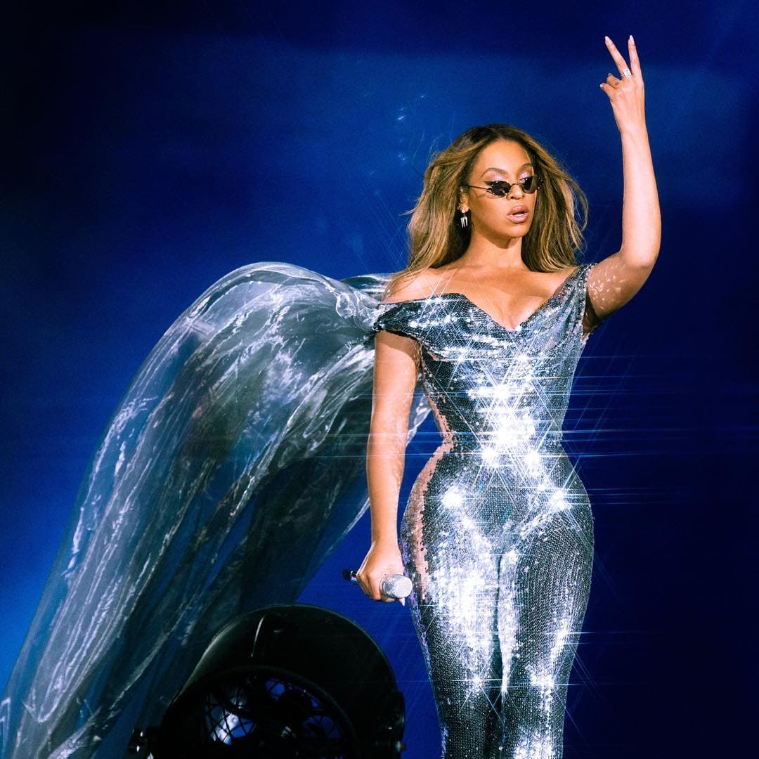 El reino del Pop tiene dueña y esa es Beyoncé. La cantante estadounidense es actualmente uno de los estandartes más grandes que tiene la música norteamericana. El peso que tiene la empresaria en la actualidad es tal que Times la consideró uno de los personajes más influyentes en el mundo.