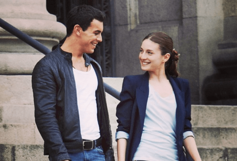 Tres Metros Sobre el Cielo (2010) contó con las interpretaciones de Mario Casas como Hache y María Valverde como Babi; los españoles lucían como la pareja perfecta.