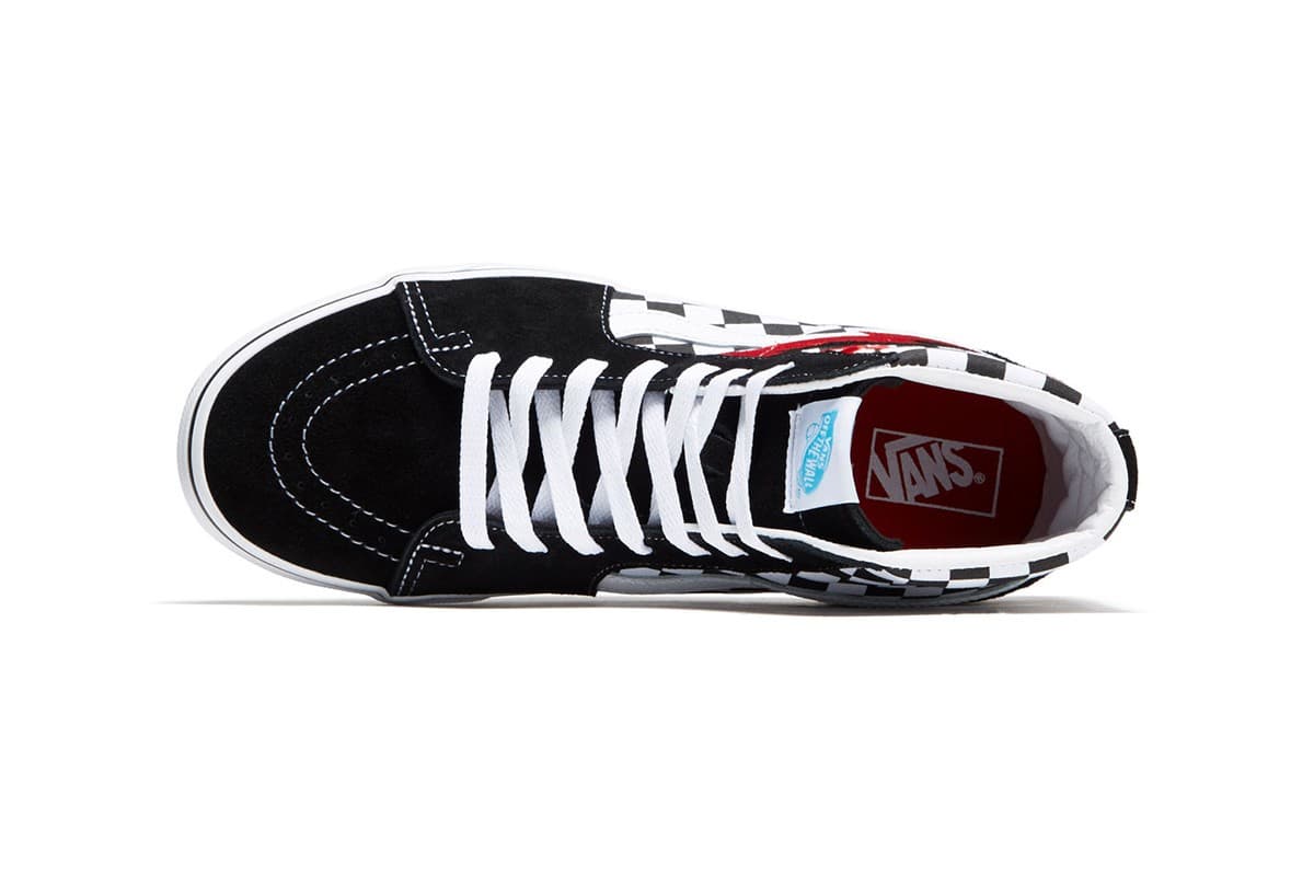 El modelo Sk8-Hi está inspirado en su famoso alter ego Ziggy Stardust para su diseño, mostrando un bordado del icónico relámpago pintado en el rostro de Bowie para la portada de "Aladdin Sane".
