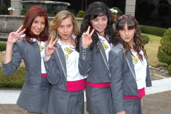 "Las Divinas" eran Roxana Puente ("Lucy"), Natalia Juárez ("Fabiola") y Nashla Aguilar ("Paola") junto a Violeta Isfel ("Antonella").