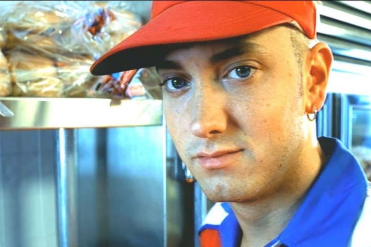 Eminem abrió su restaurante llamado Mom's Spaggheti y algunos recordaron su video de "The Real Slim Shady"