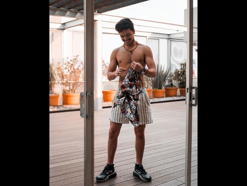 Pero Athié inició su carrera como actor en México, aquí participó en la emblemática serie de Televisa “La Rosa de Guadalupe”.