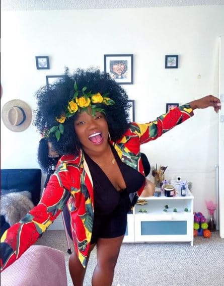 ChikyBomBom, autora de la frase de buenas buenas