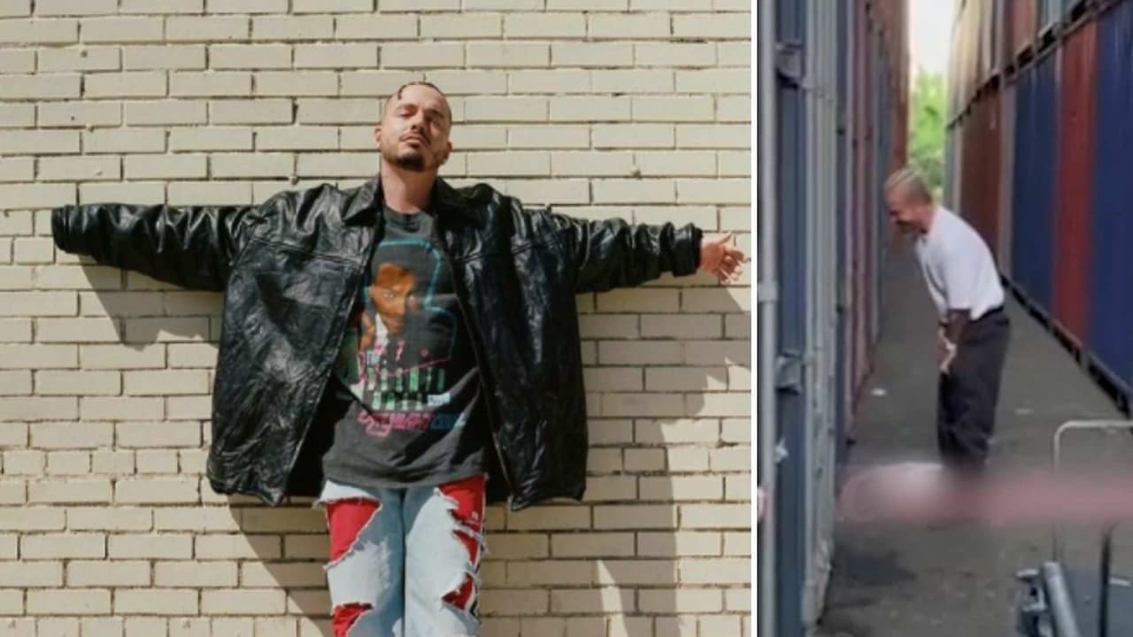 J Balvin no se aguantó las ganas y terminó orinando en medio de unos contenedores