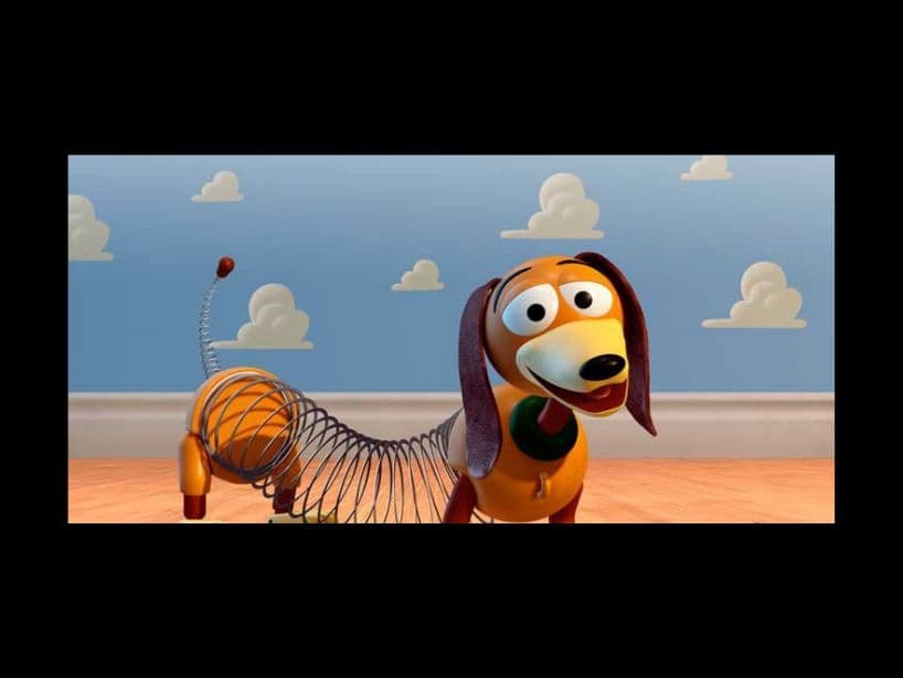 Slinky, el perro más fiel de Toy Story, ha acompañado a Woody y Buzz en todas sus aventuras; en más de una ocasión su resistente resorte los ha librado de graves problemas.
