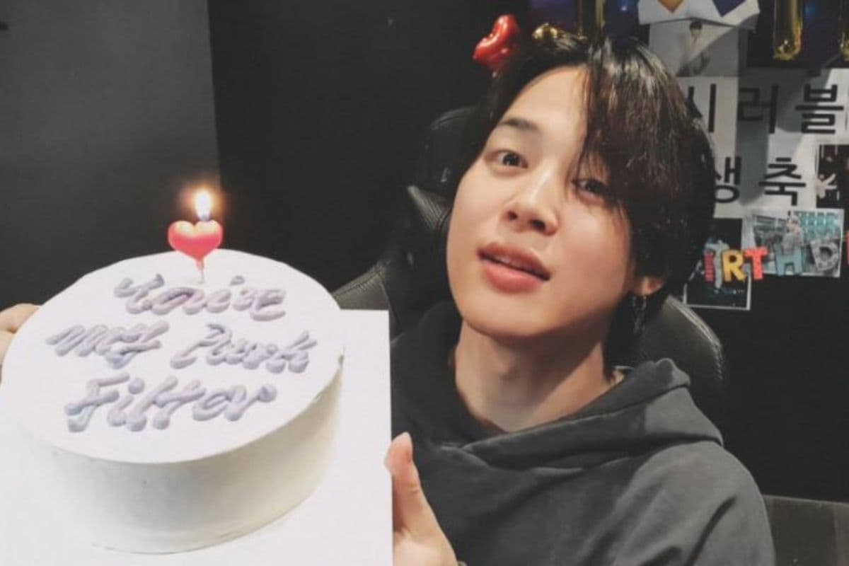 Jimin festejó su cumpleaños en una transmisión con sus fans