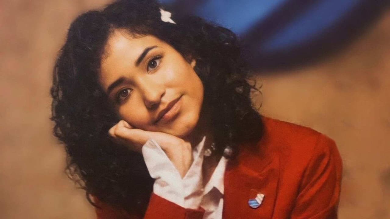 Andrea Chaparro enamora al cantar ‘Tras De Mí’ de RBD con su piano