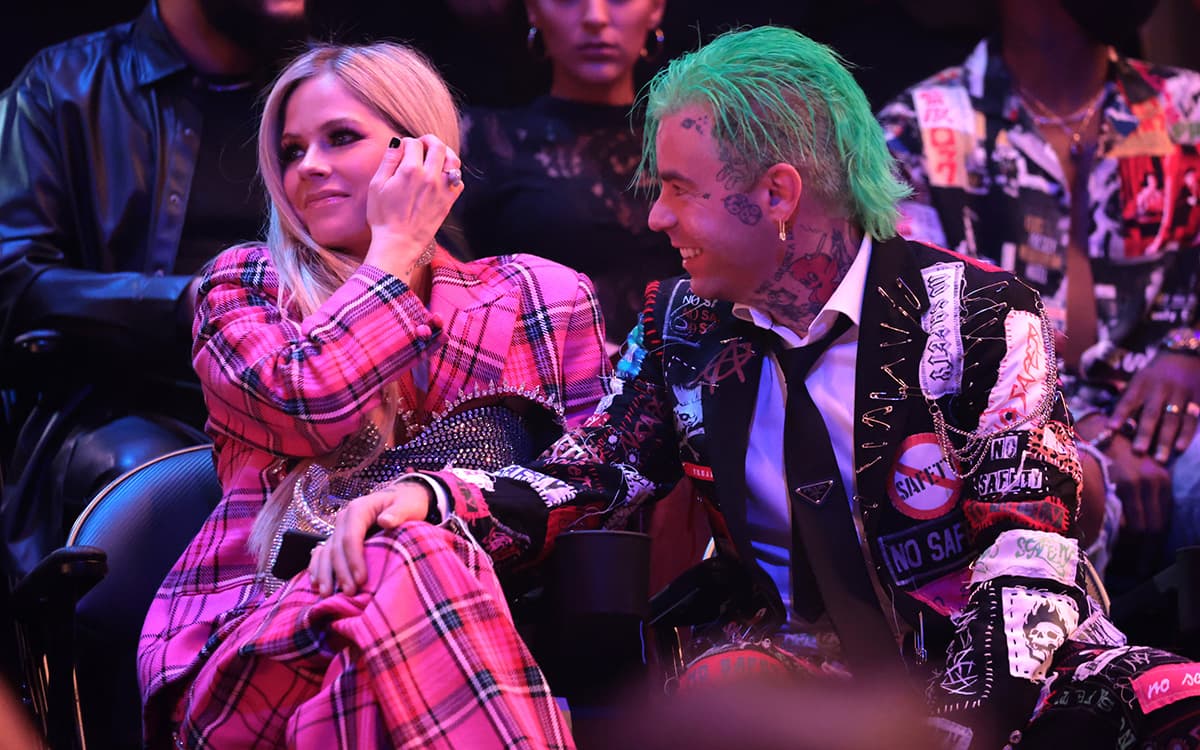 Avril Lavigne no le habría comunicado a Mod Sun su decisión de terminar la relación